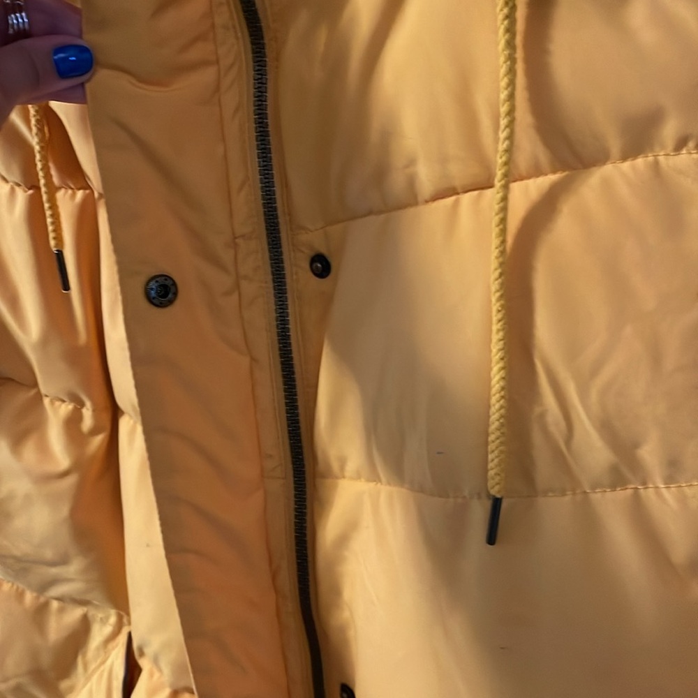 Roxy Parka - image 4
